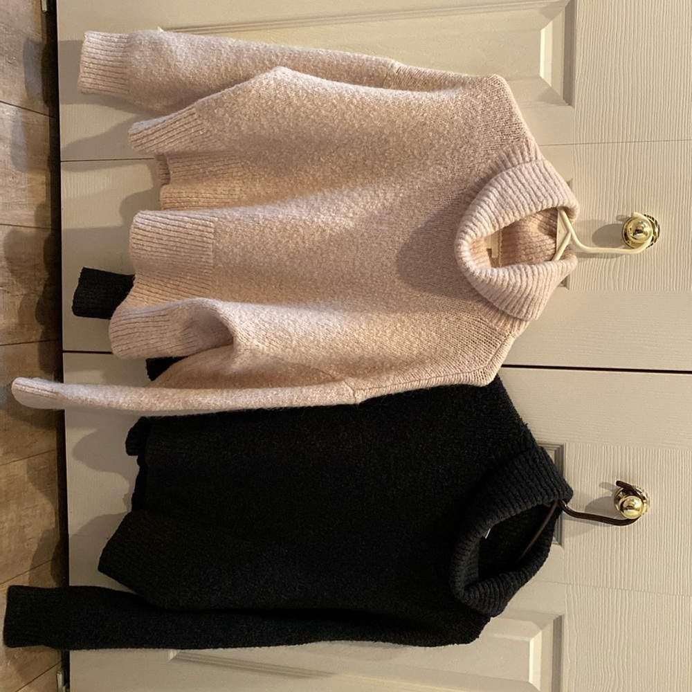H£M Womens Medium Turtleneck 1 Cream & 1 Black